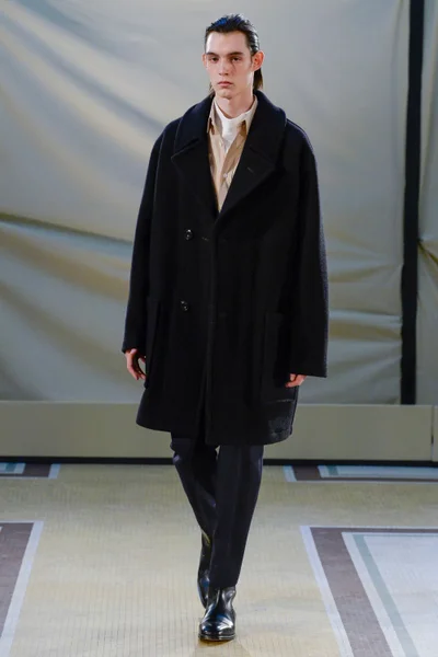 Look 30